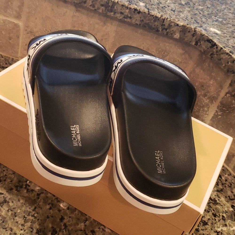 MK Slide Sandal - Picture 3 of 4